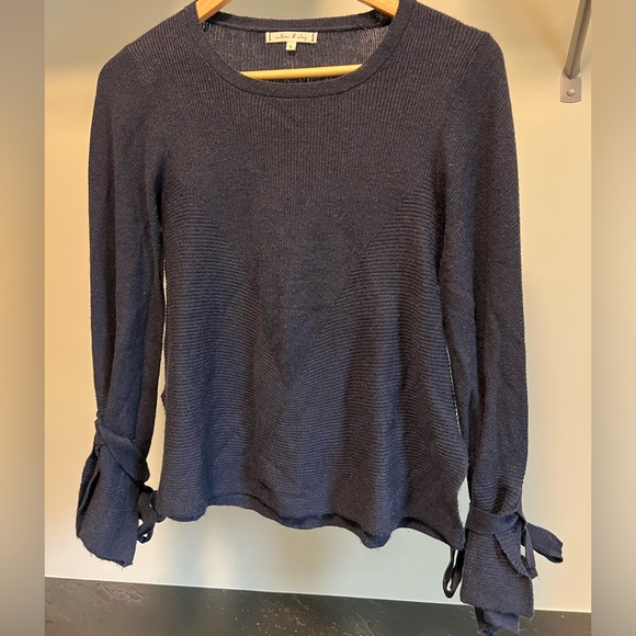 Willow & Clay Navy Flare Sleeve Sweater - Picture 1 of 3